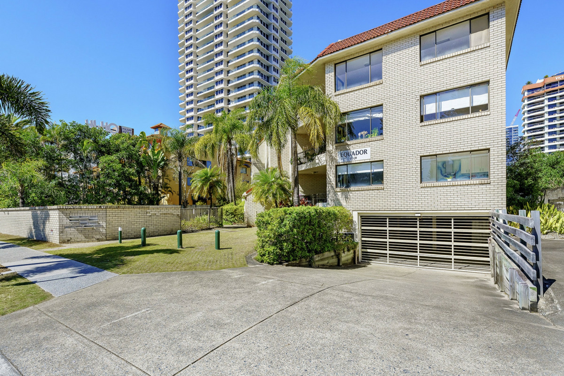 9/8-10 Queensland Avenue, BROADBEACH