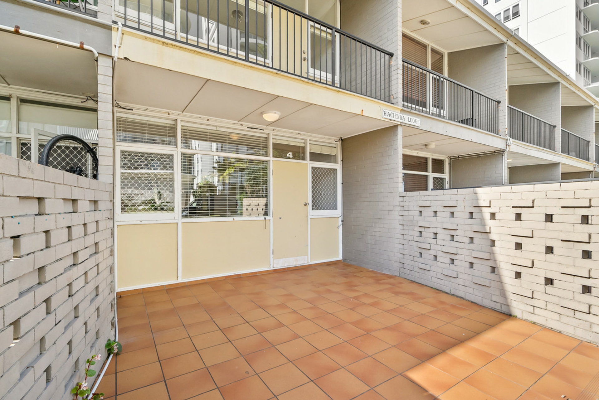 118 Old Burleigh Road, BROADBEACH