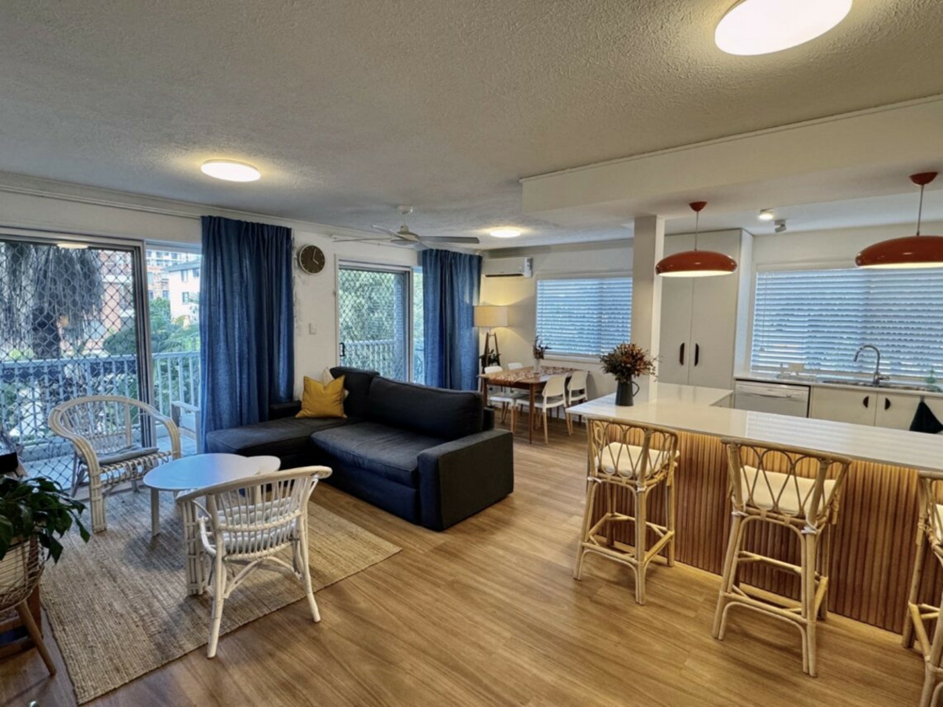 10/10 Rosewood Avenue, BROADBEACH