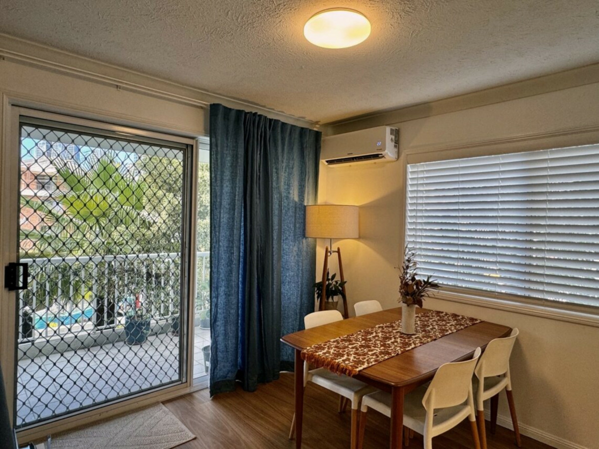 10/10 Rosewood Avenue, BROADBEACH