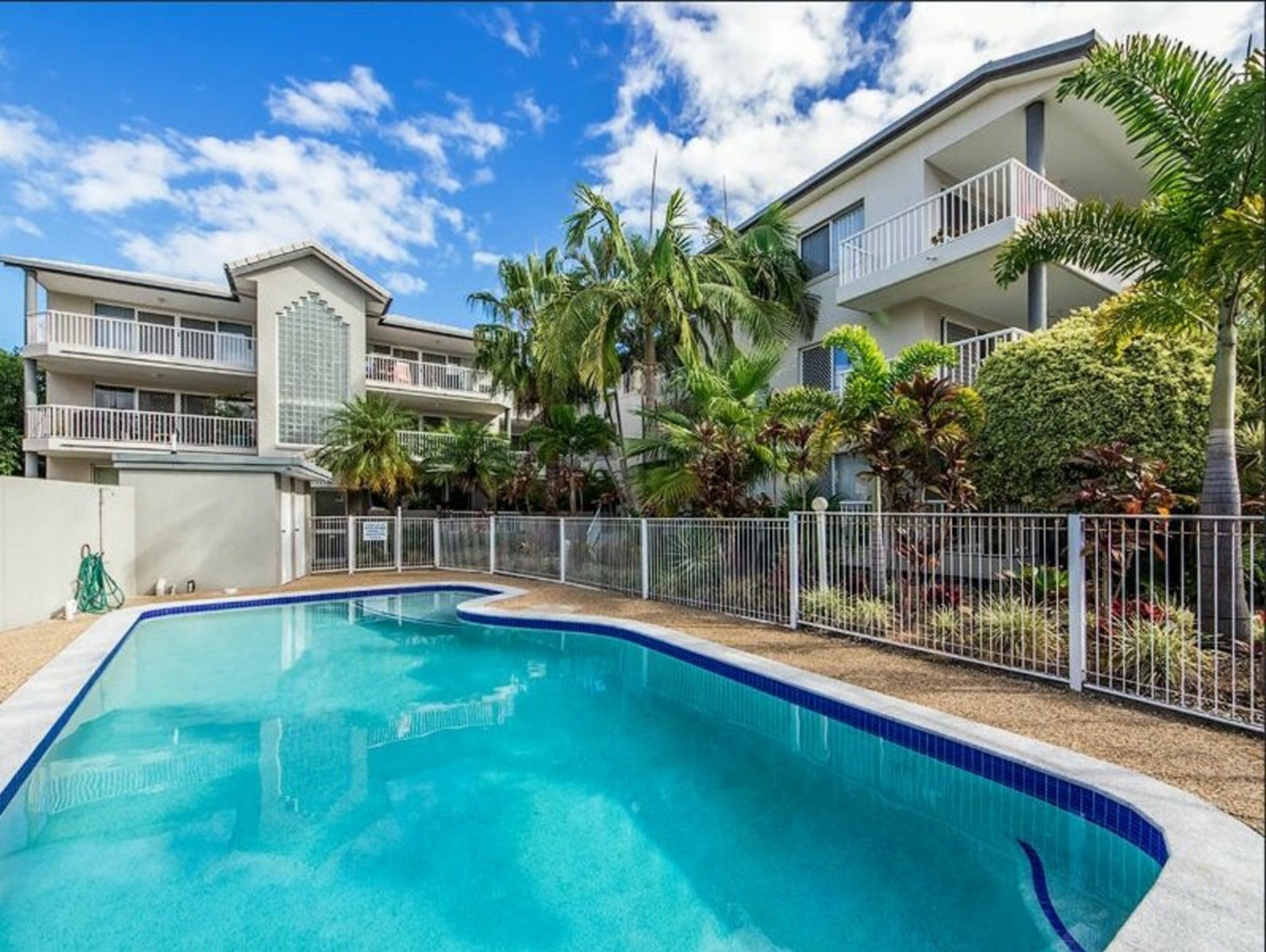 10/10 Rosewood Avenue, BROADBEACH