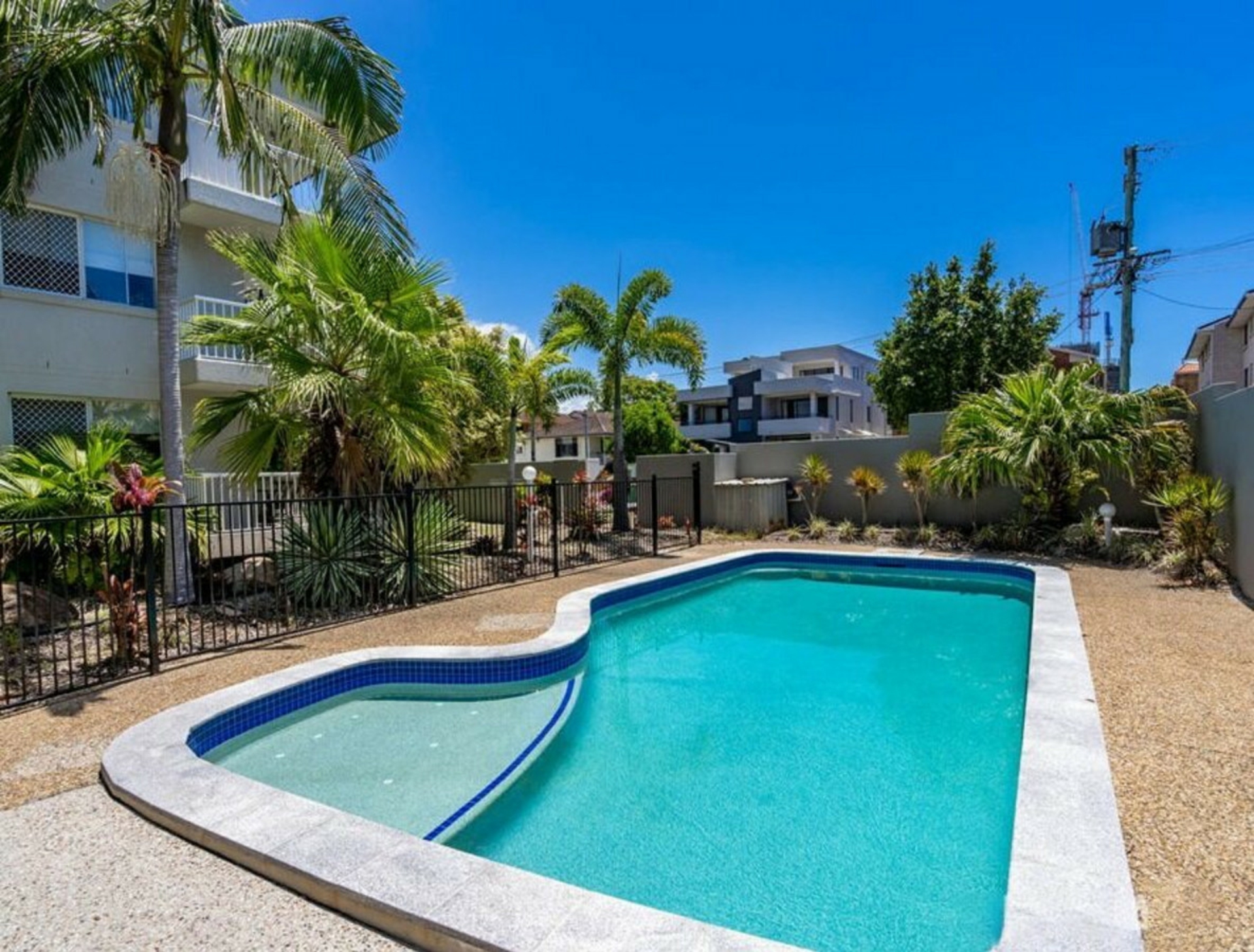 10/10 Rosewood Avenue, BROADBEACH