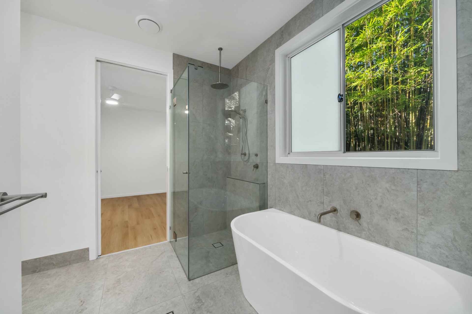 8 Kookaburra Crt, SOUTH STRADBROKE