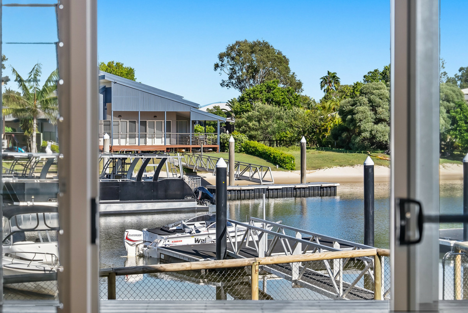 8 Kookaburra Crt, SOUTH STRADBROKE