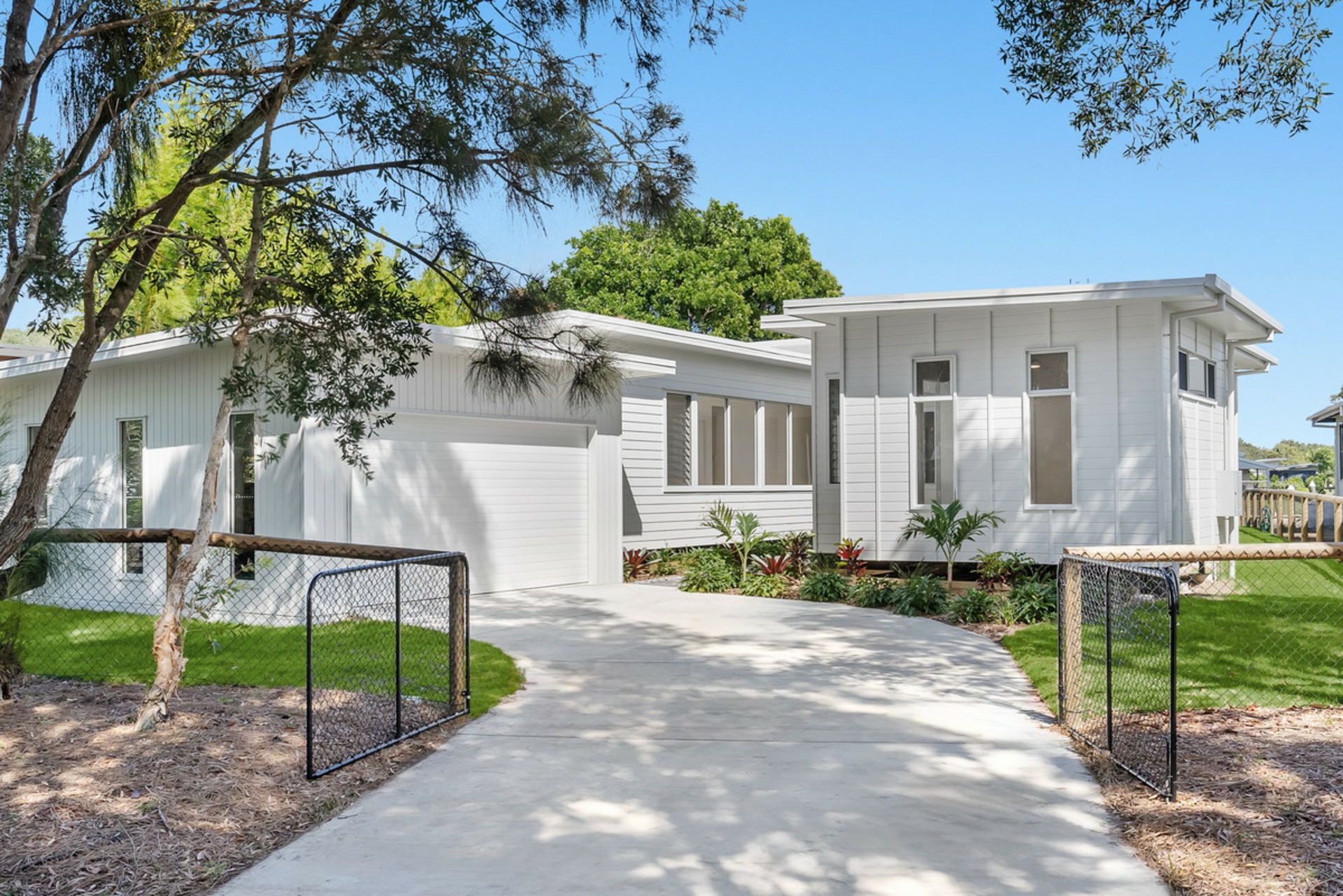 8 Kookaburra Crt, SOUTH STRADBROKE