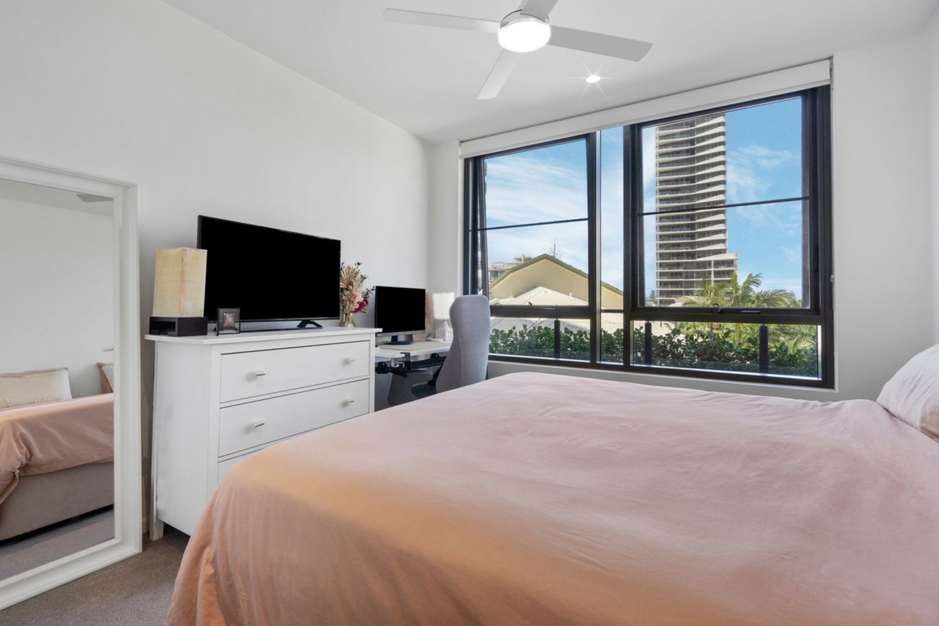 201/4-6 Alexandra Avenue, BROADBEACH