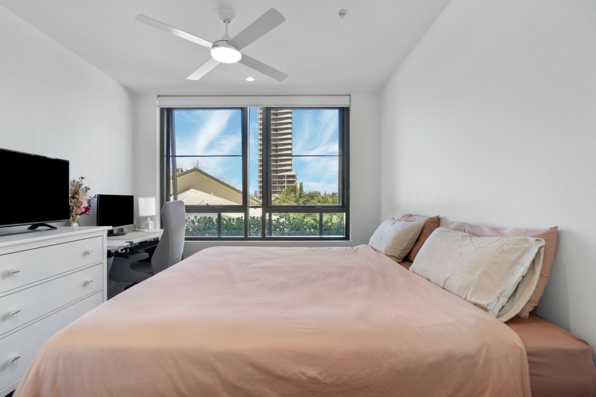 201/4-6 Alexandra Avenue, BROADBEACH