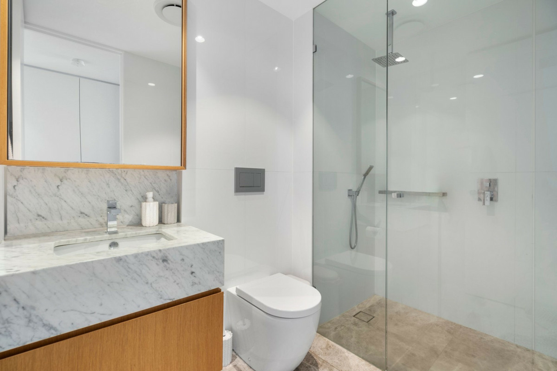 201/4-6 Alexandra Avenue, BROADBEACH