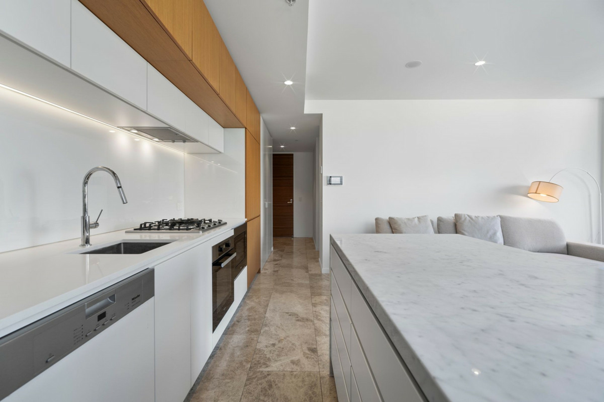 201/4-6 Alexandra Avenue, BROADBEACH