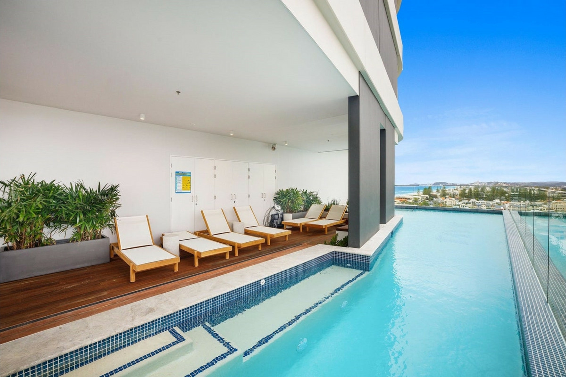 201/4-6 Alexandra Avenue, BROADBEACH