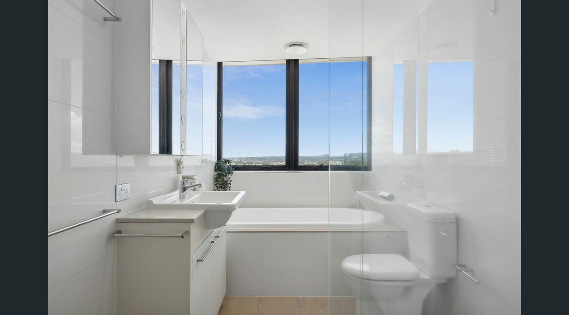 2904/22 Surf Parade, BROADBEACH