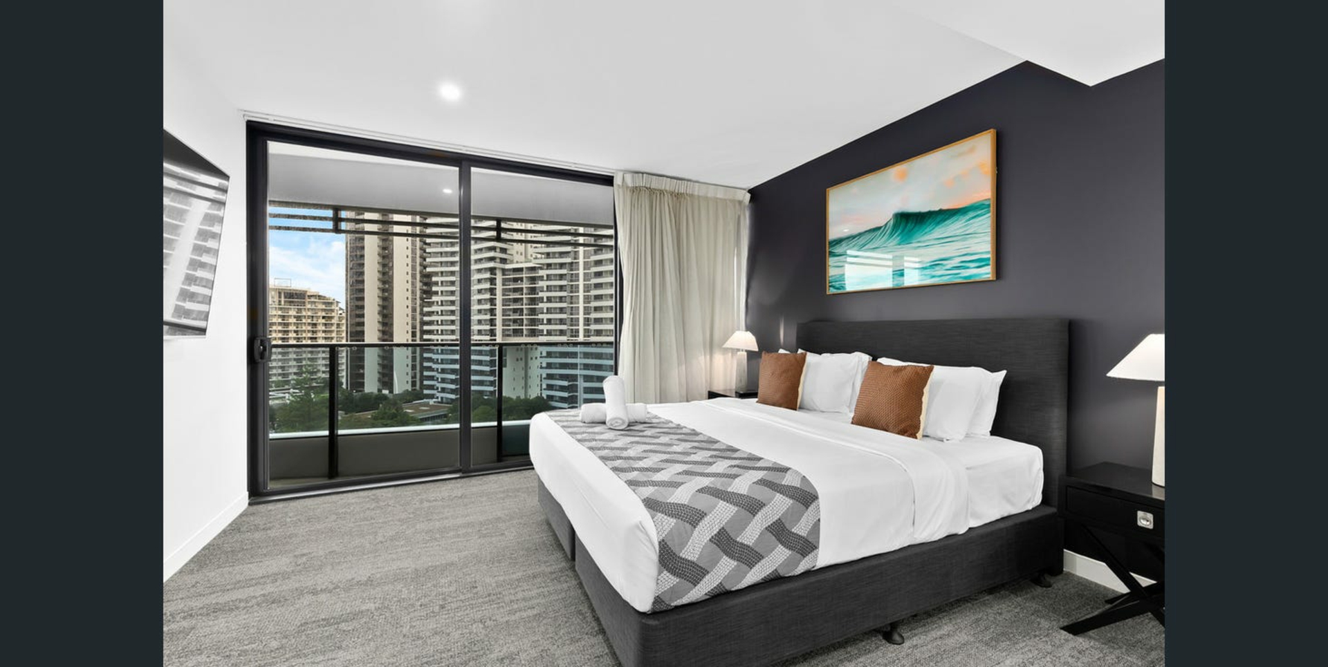 20809/21 Elizabeth Avenue, BROADBEACH