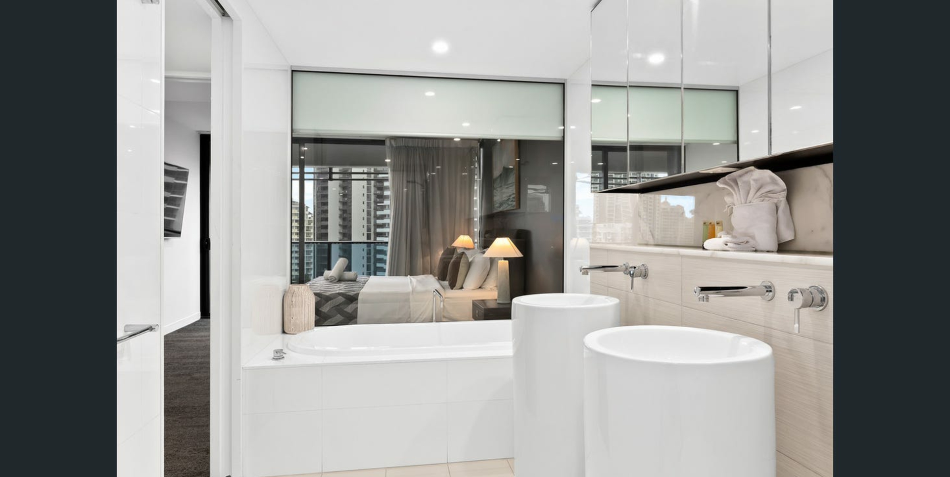 20809/21 Elizabeth Avenue, BROADBEACH