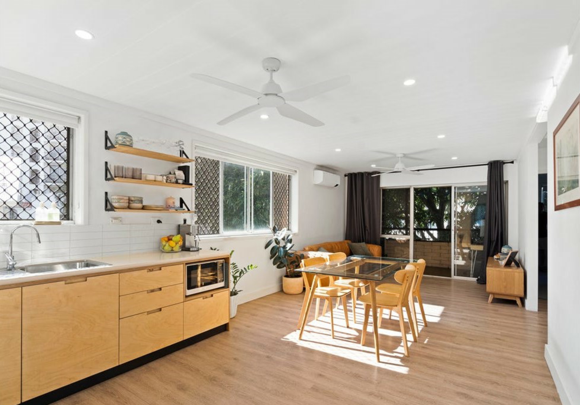 6/21 First Avenue, SURFERS PARADISE