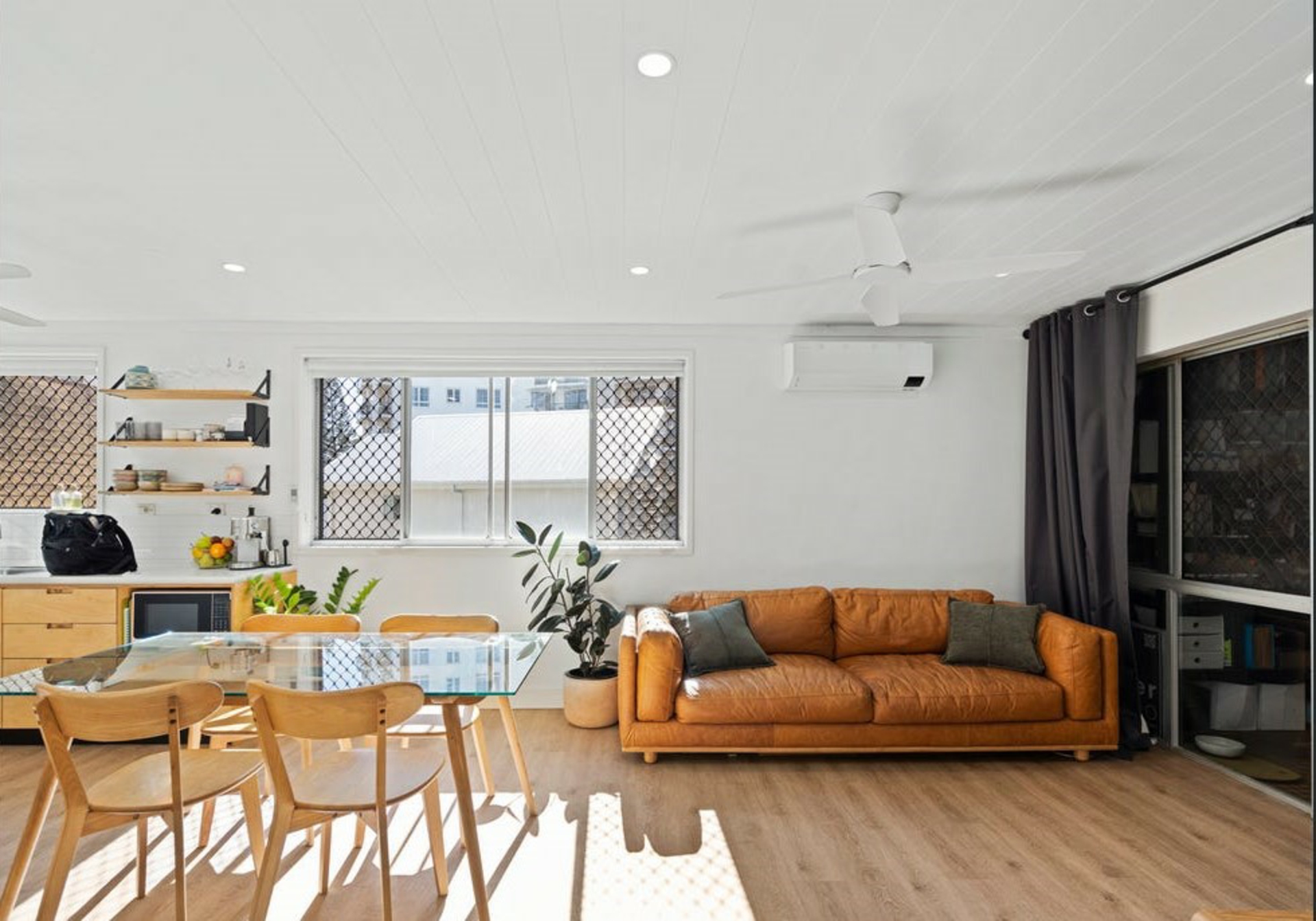 6/21 First Avenue, SURFERS PARADISE