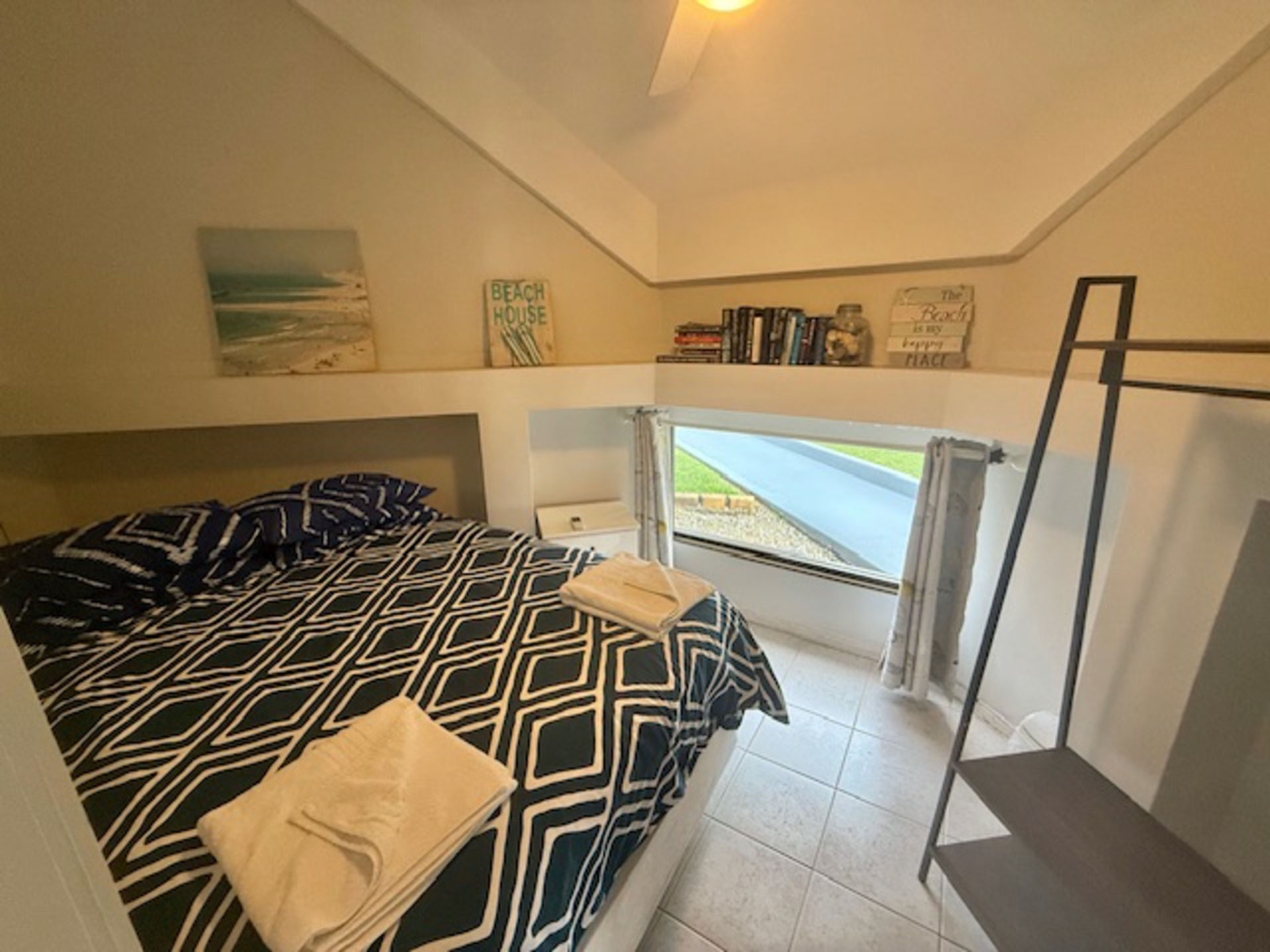 1/60 Old Burleigh Road, SURFERS PARADISE