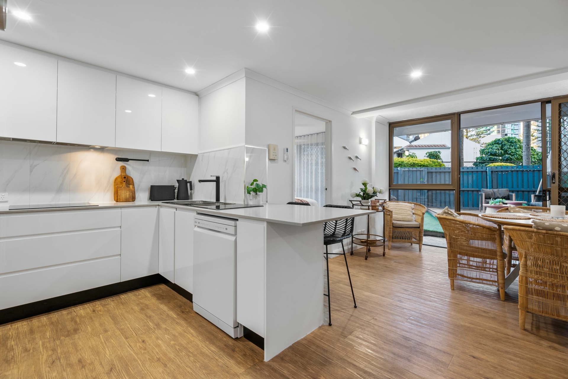 2/19 Fern Street, SURFERS PARADISE