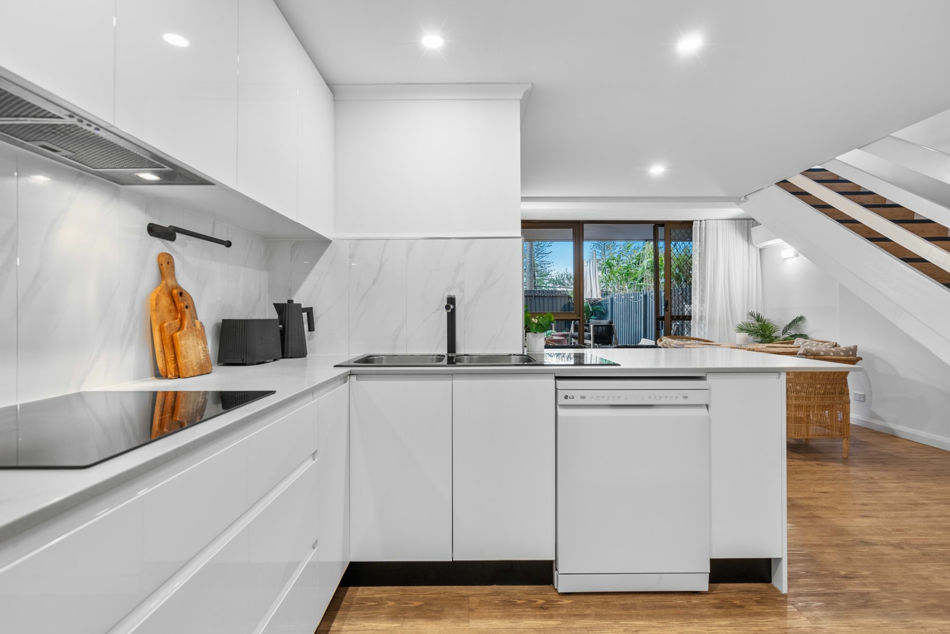 2/19 Fern Street, SURFERS PARADISE
