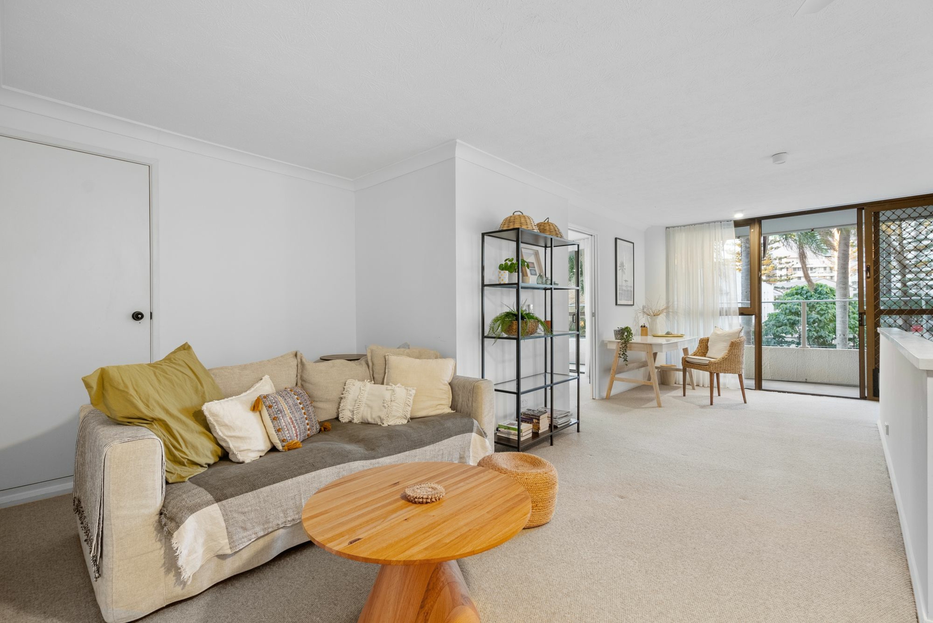 2/19 Fern Street, SURFERS PARADISE