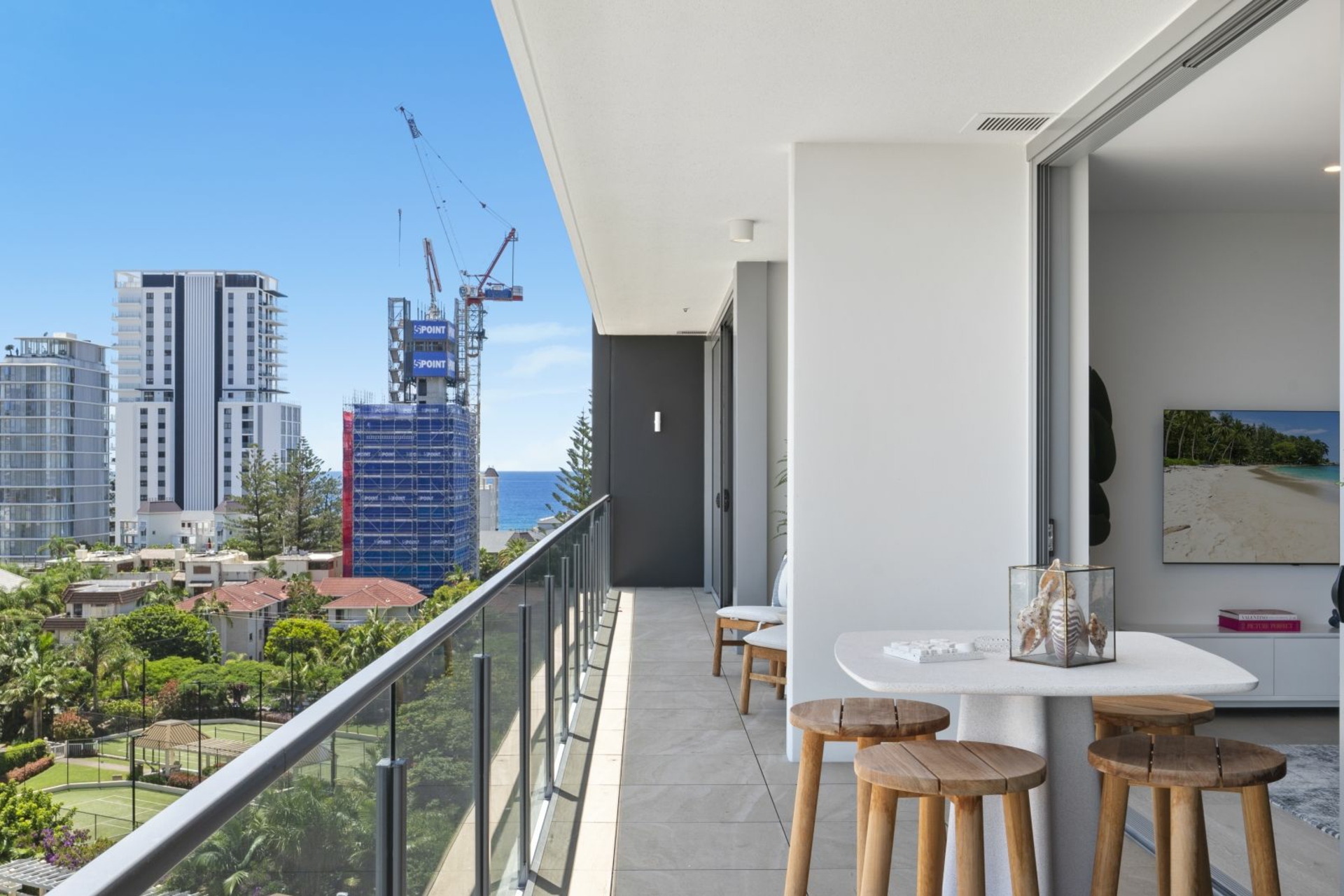 Broadbeach, 4218 — photo 3 of 14