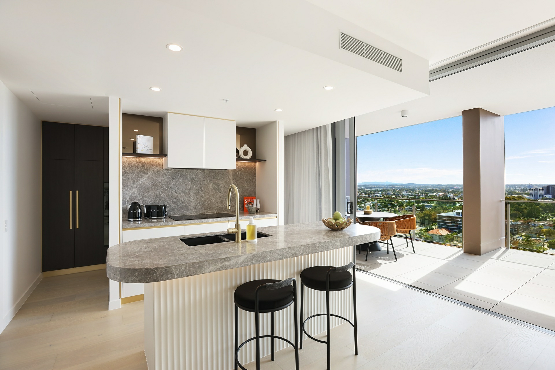 Broadbeach, 4218 — photo 3 of 17