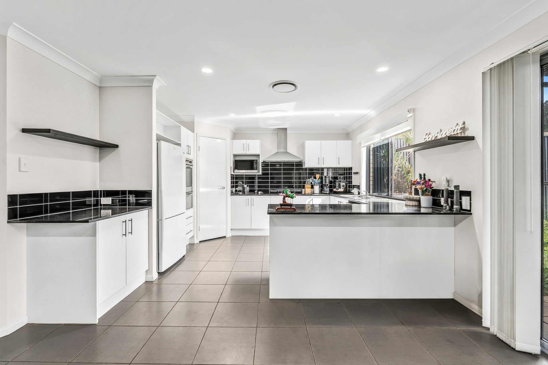 3 Yarama Court — photo 8 of 27