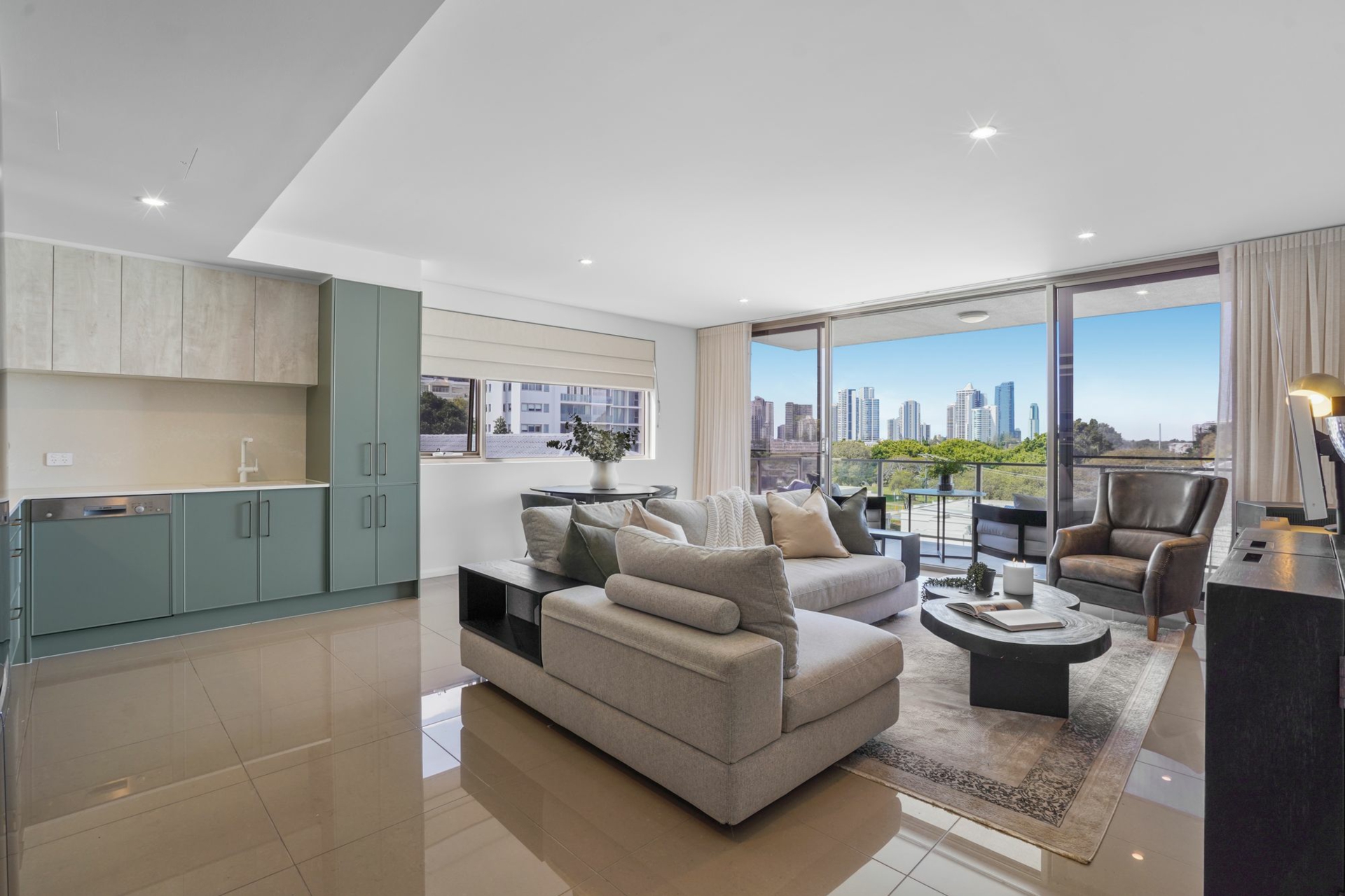 302/5 Chester Tce — photo from LJ Hooker Broadbeach