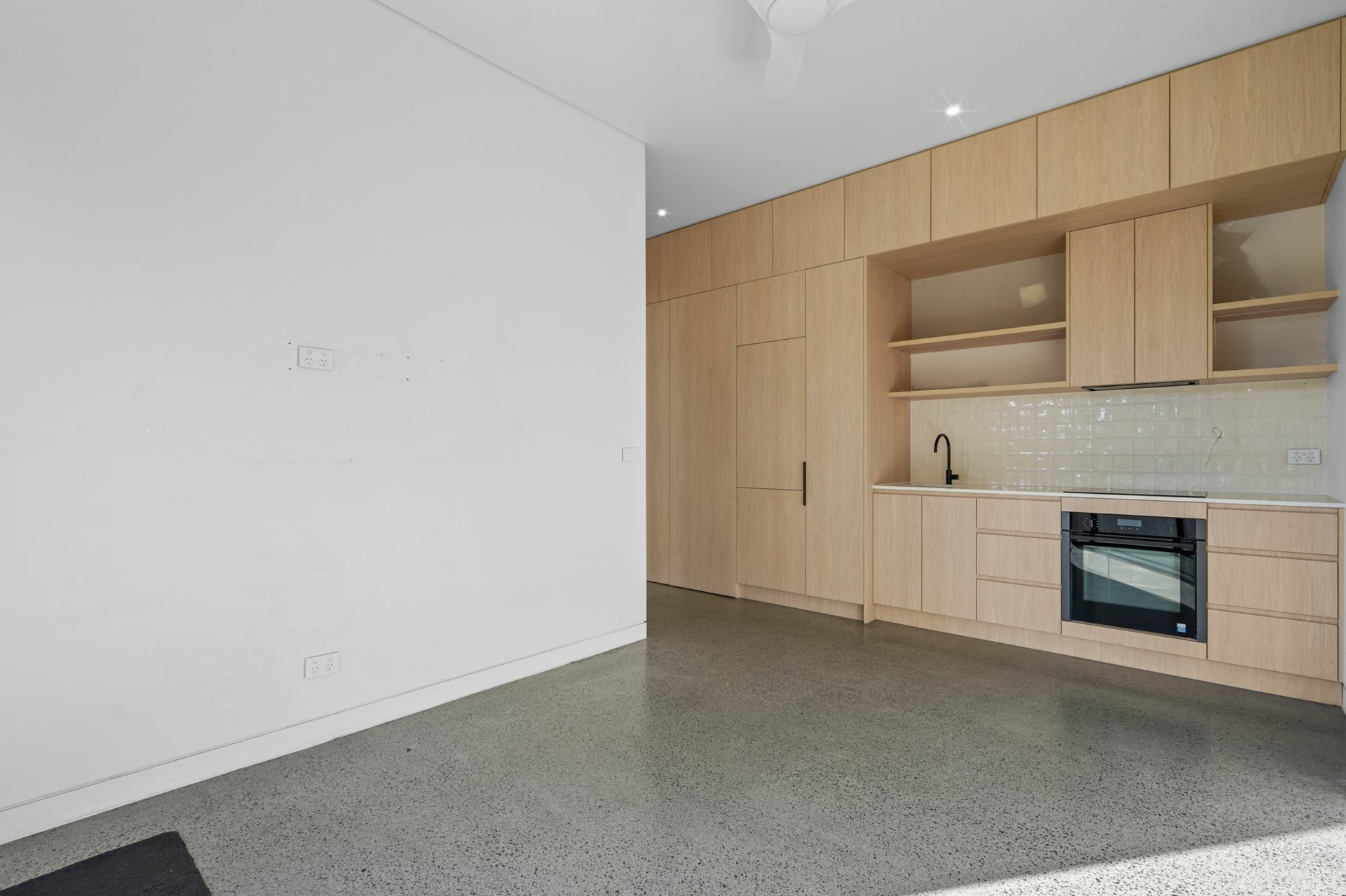 207 Sunshine Bvd — photo 8 of 23