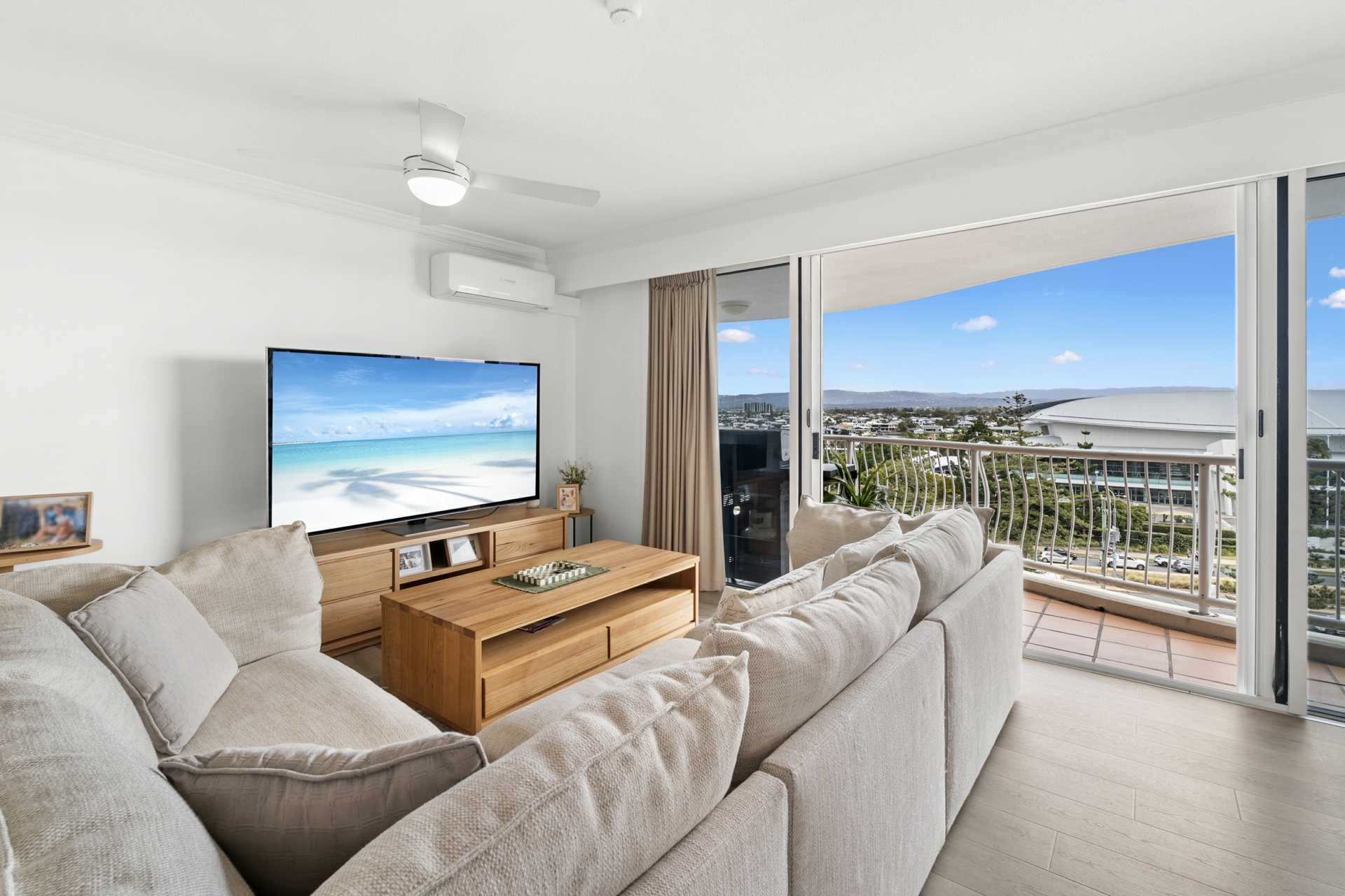Broadbeach, 4218 — photo 2 of 15