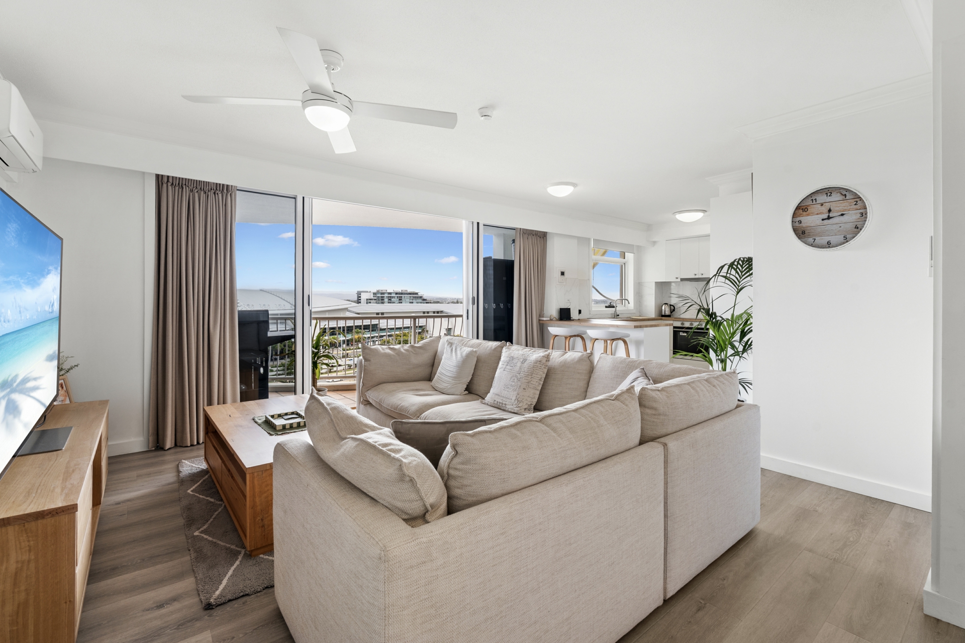 Broadbeach, 4218 — photo 5 of 15