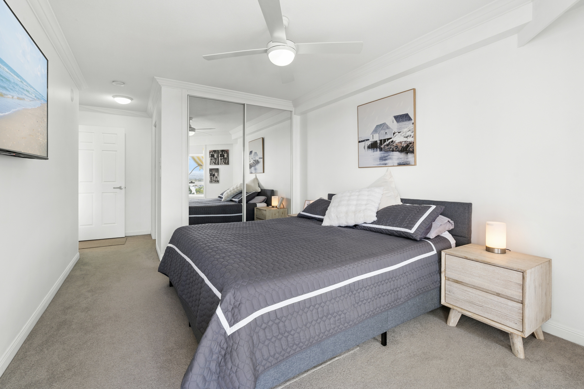 Broadbeach, 4218 — photo 8 of 15