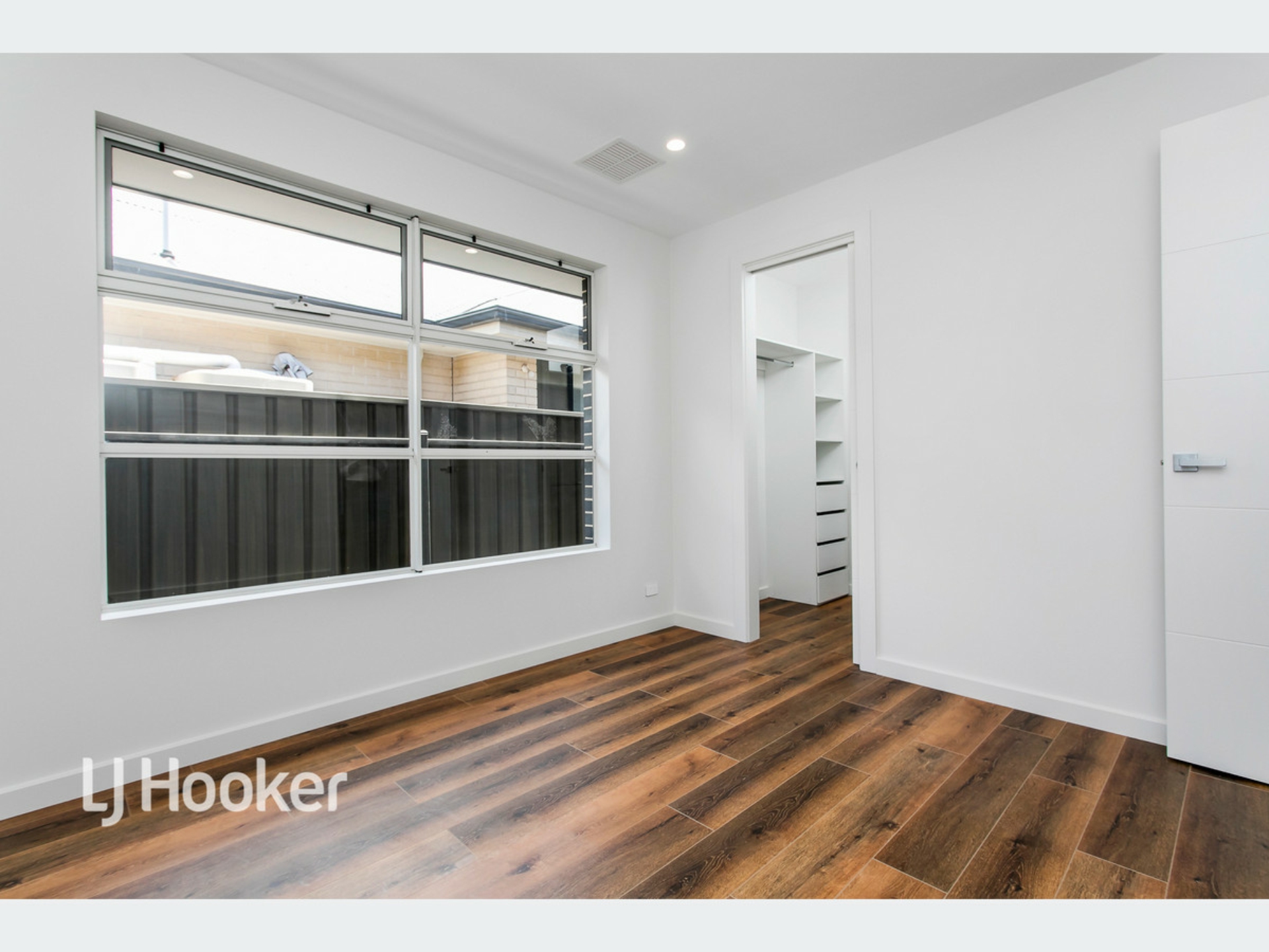 15A Lucerne Grove, FINDON