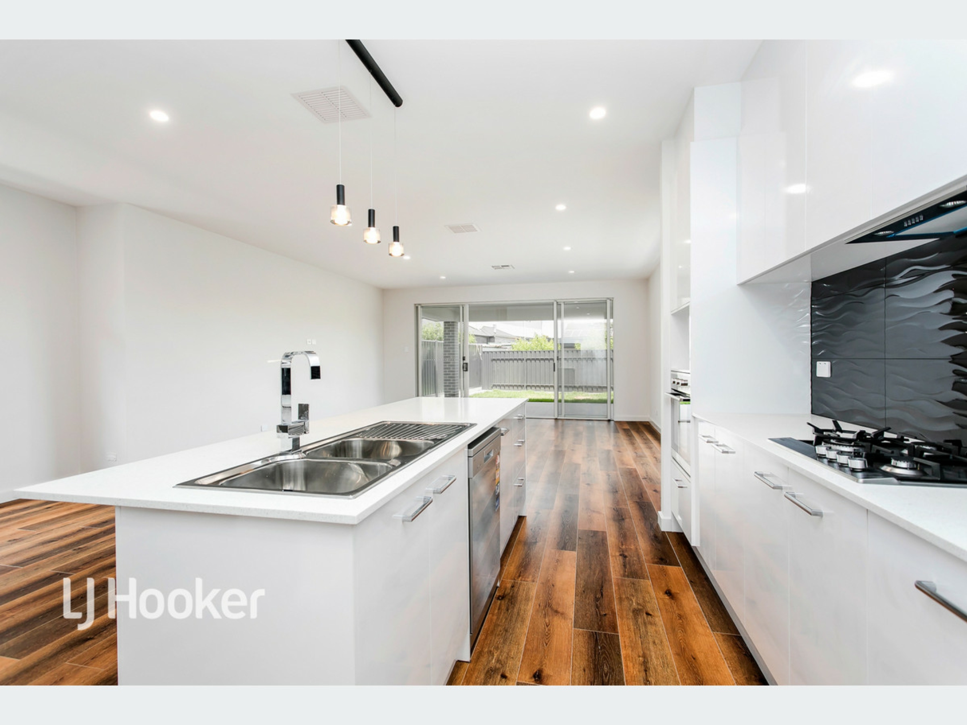 15A Lucerne Grove, FINDON