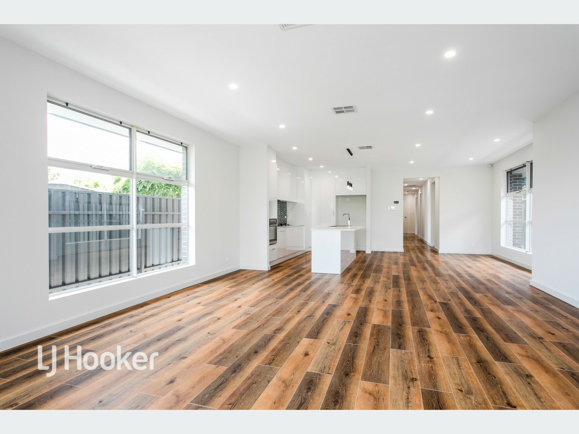 15A Lucerne Grove, FINDON
