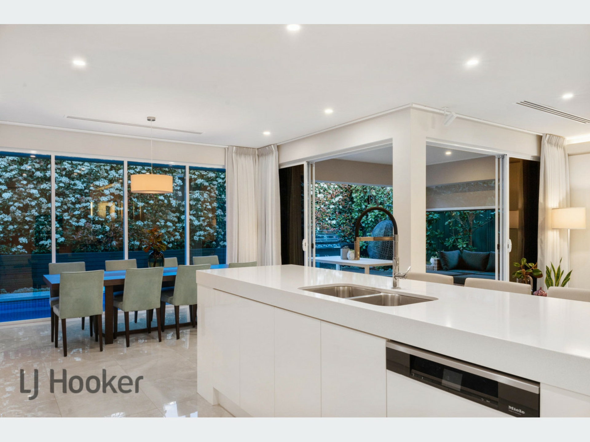53 Condon Drive, LIGHTSVIEW