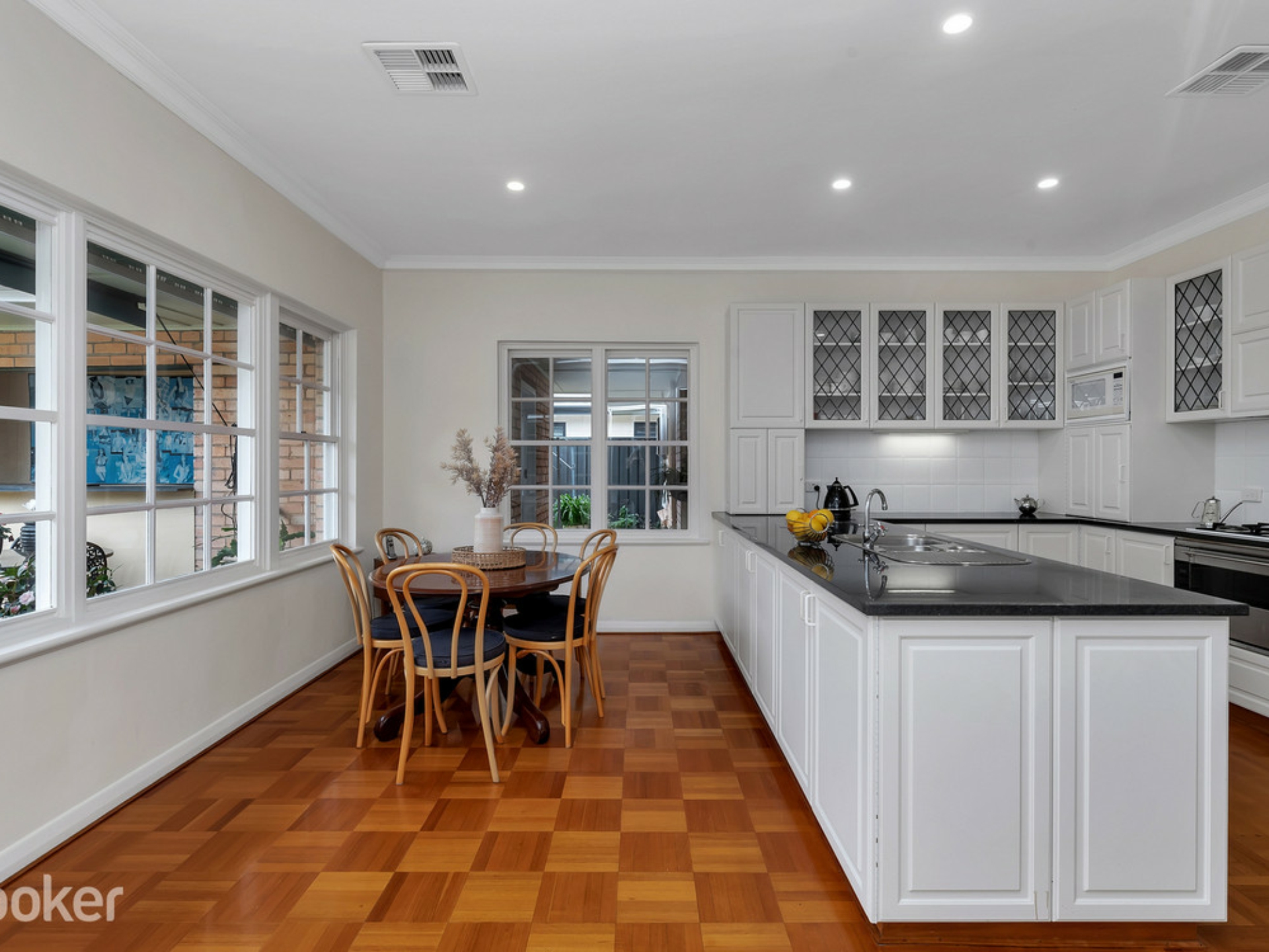 22 Fulham Park Drive, LOCKLEYS