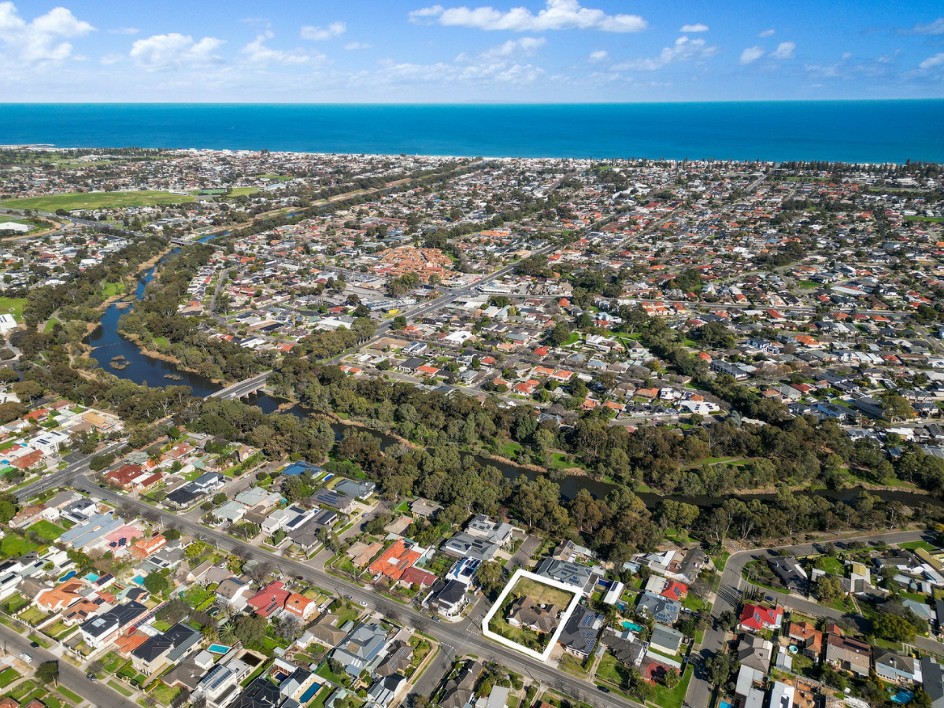 22 Fulham Park Drive, LOCKLEYS