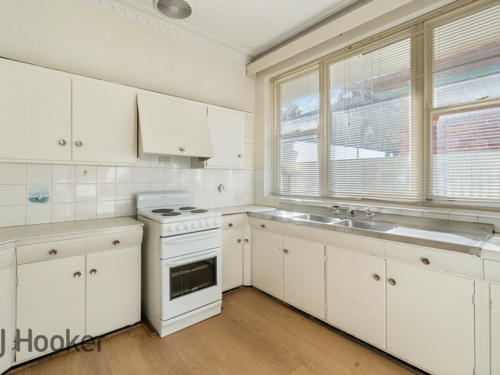 4 Tyrie Avenue, FINDON