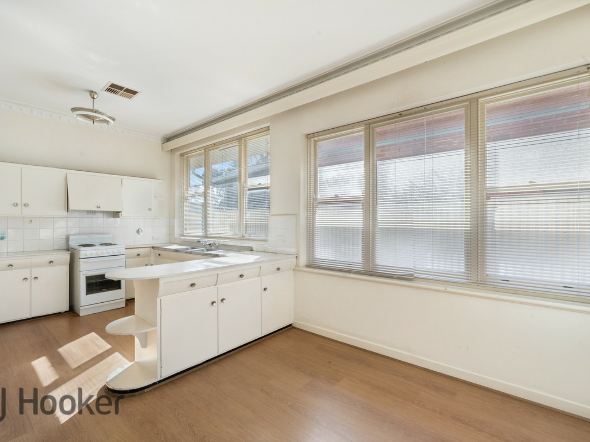 4 Tyrie Avenue, FINDON