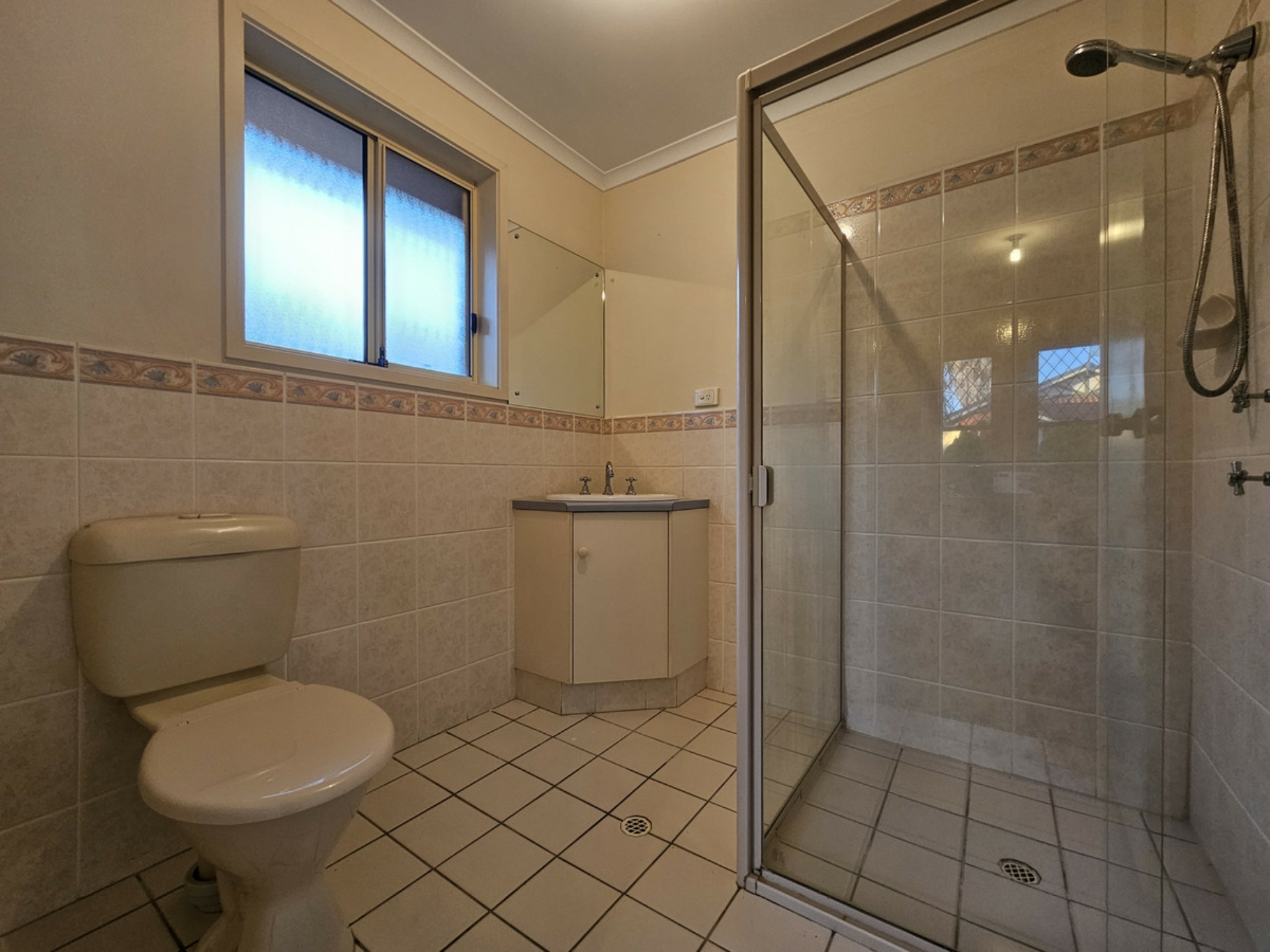2A Kingborn Avenue, SEATON
