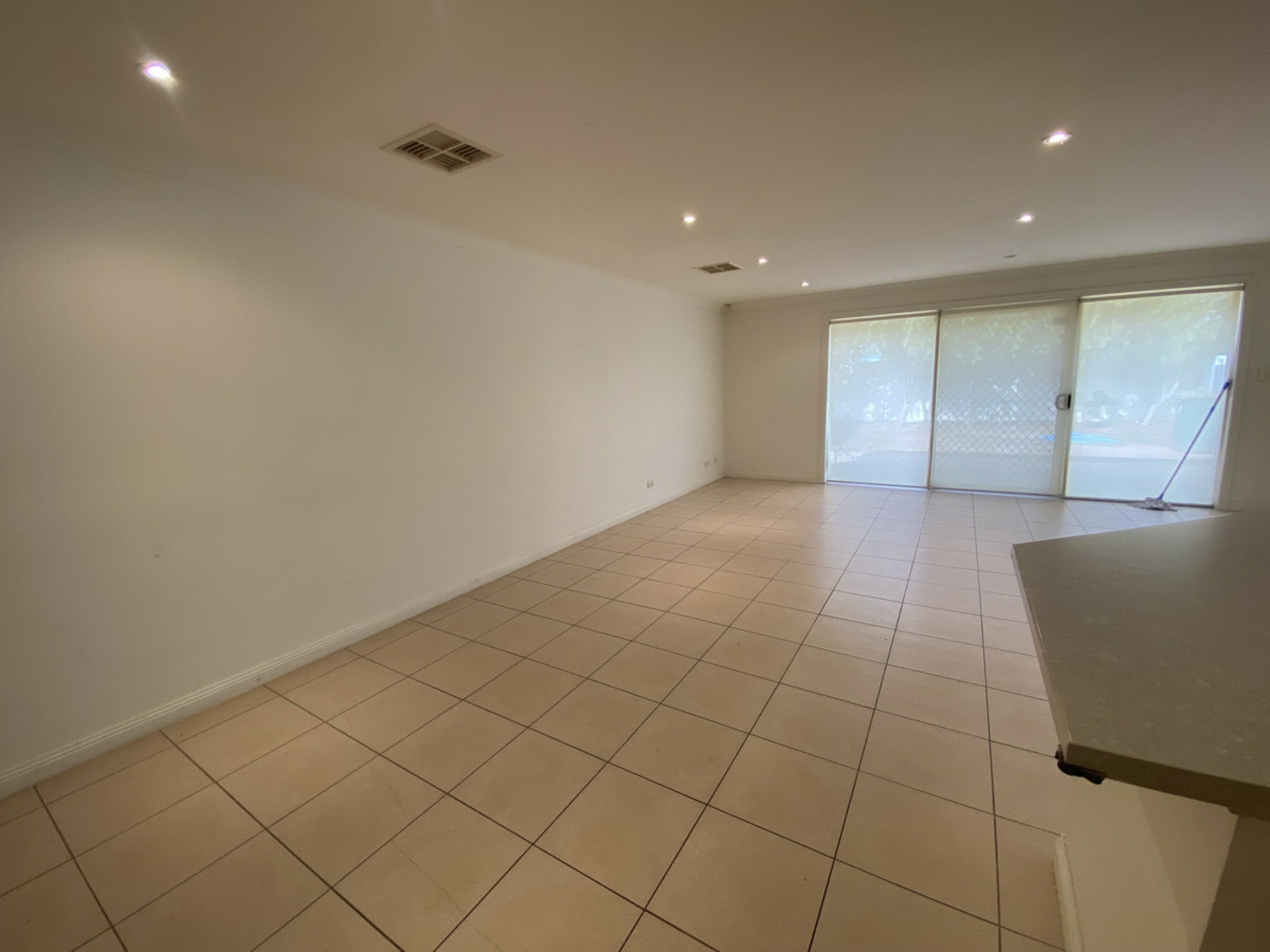 16 Carnarvon Parade, WEST CROYDON