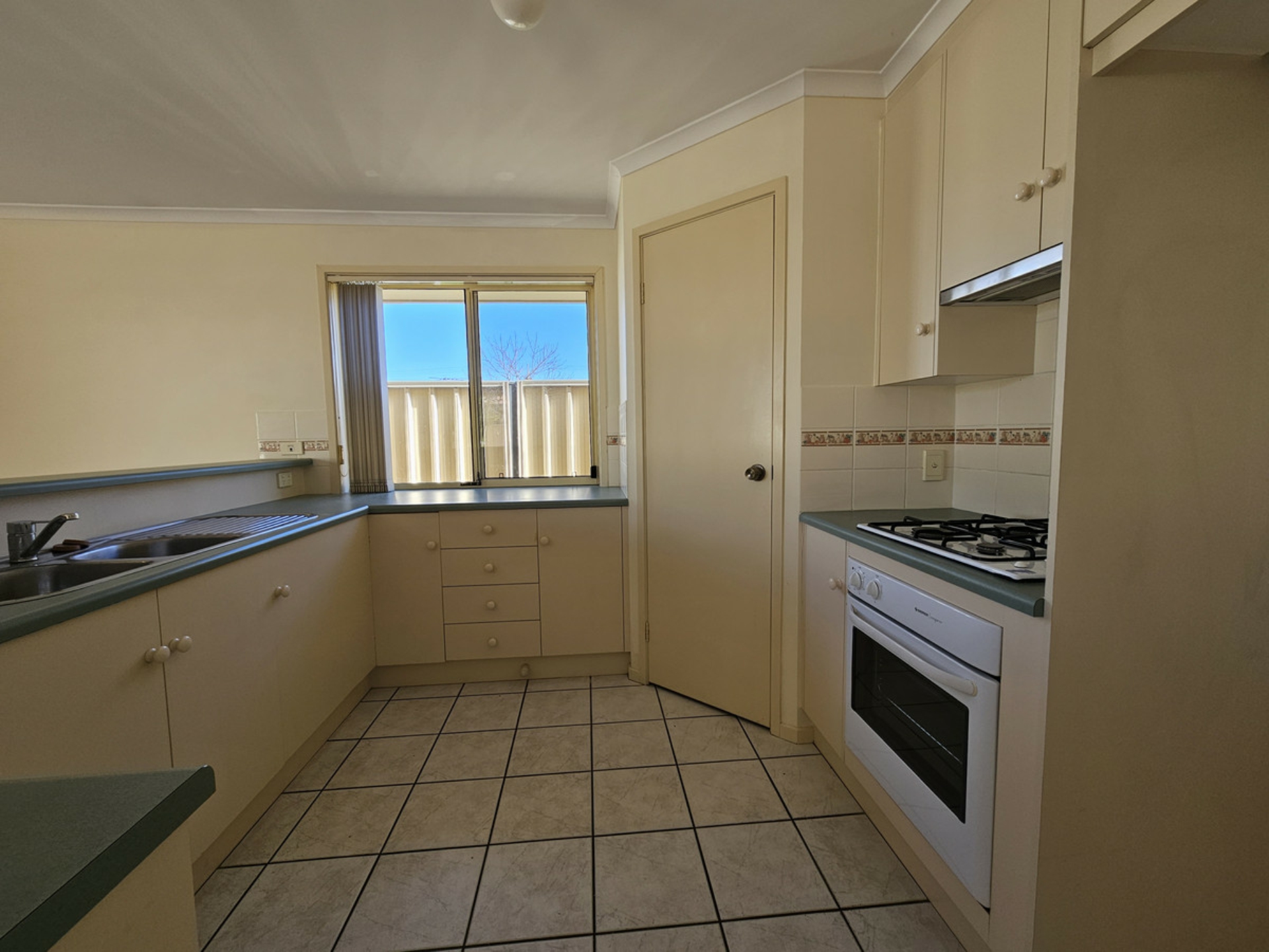 2A Kingborn Avenue, SEATON