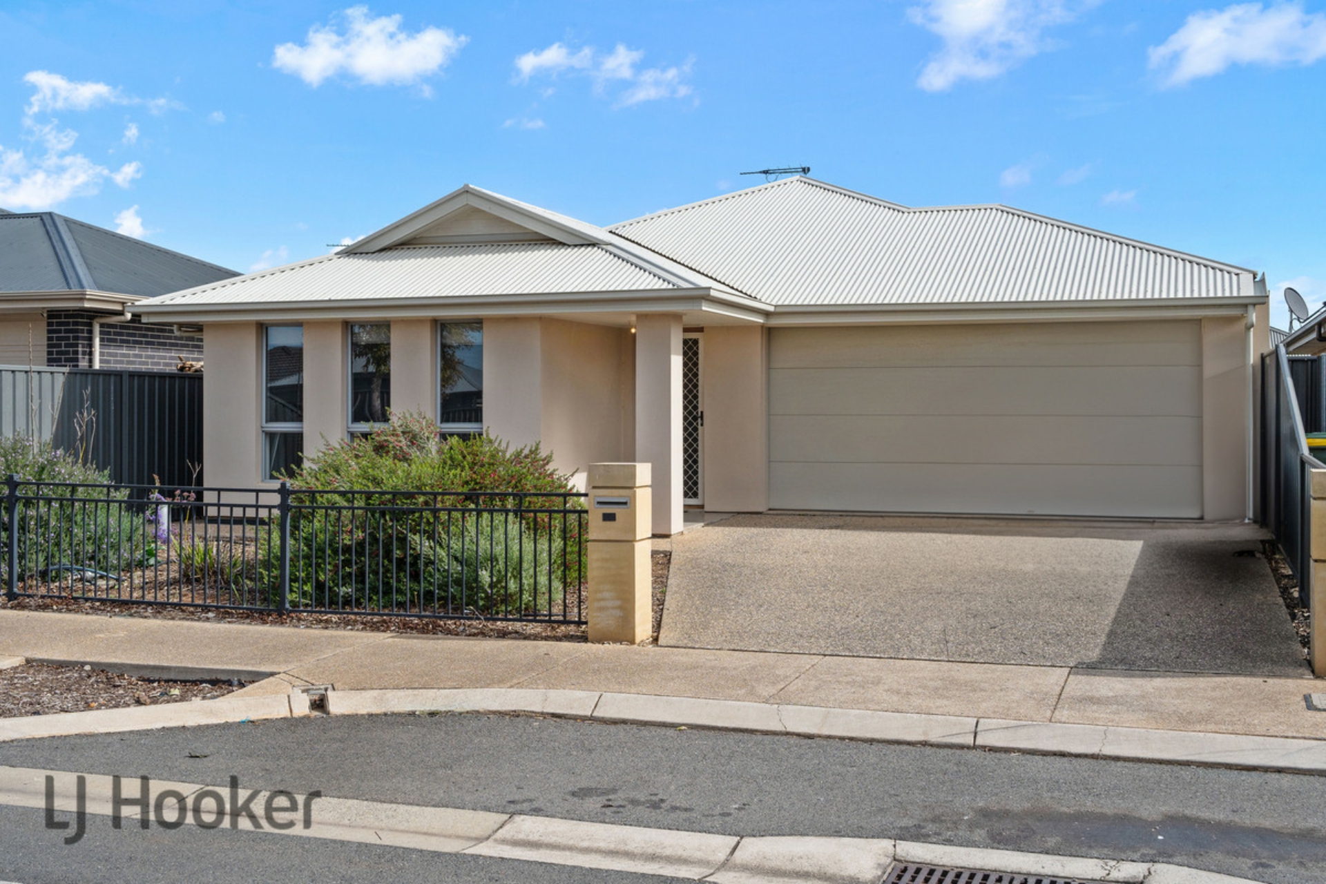 22 Burley Griffin Drive, Andrews Farm