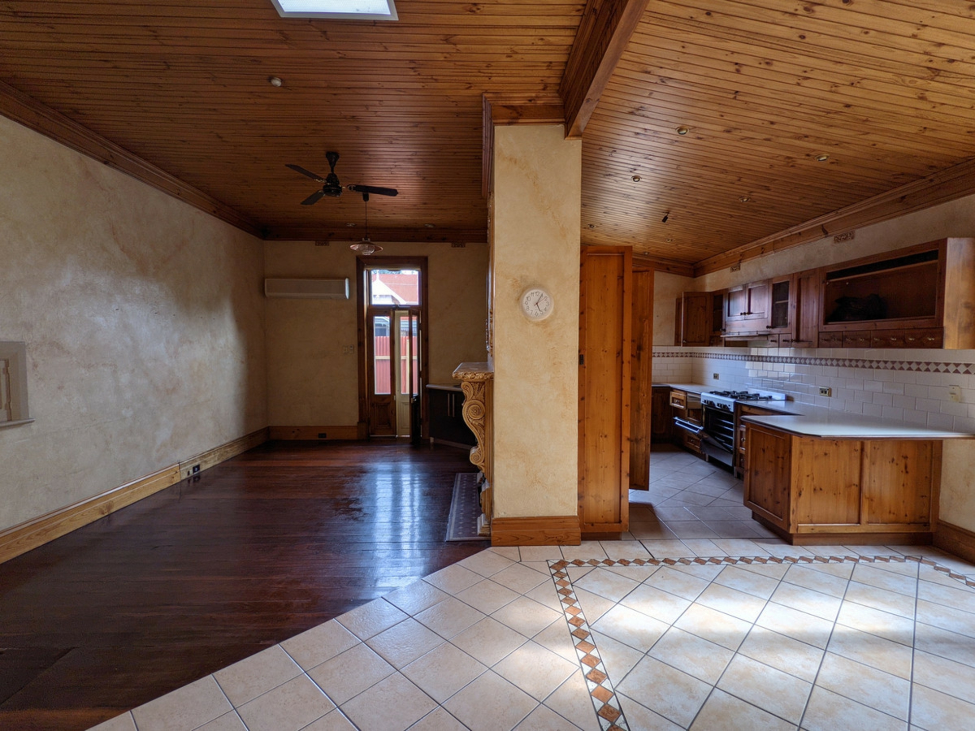 1/6 Ebor Avenue, MILE END