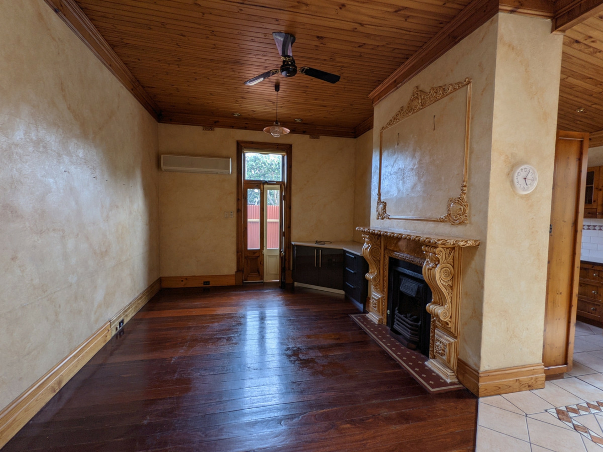 1/6 Ebor Avenue, MILE END