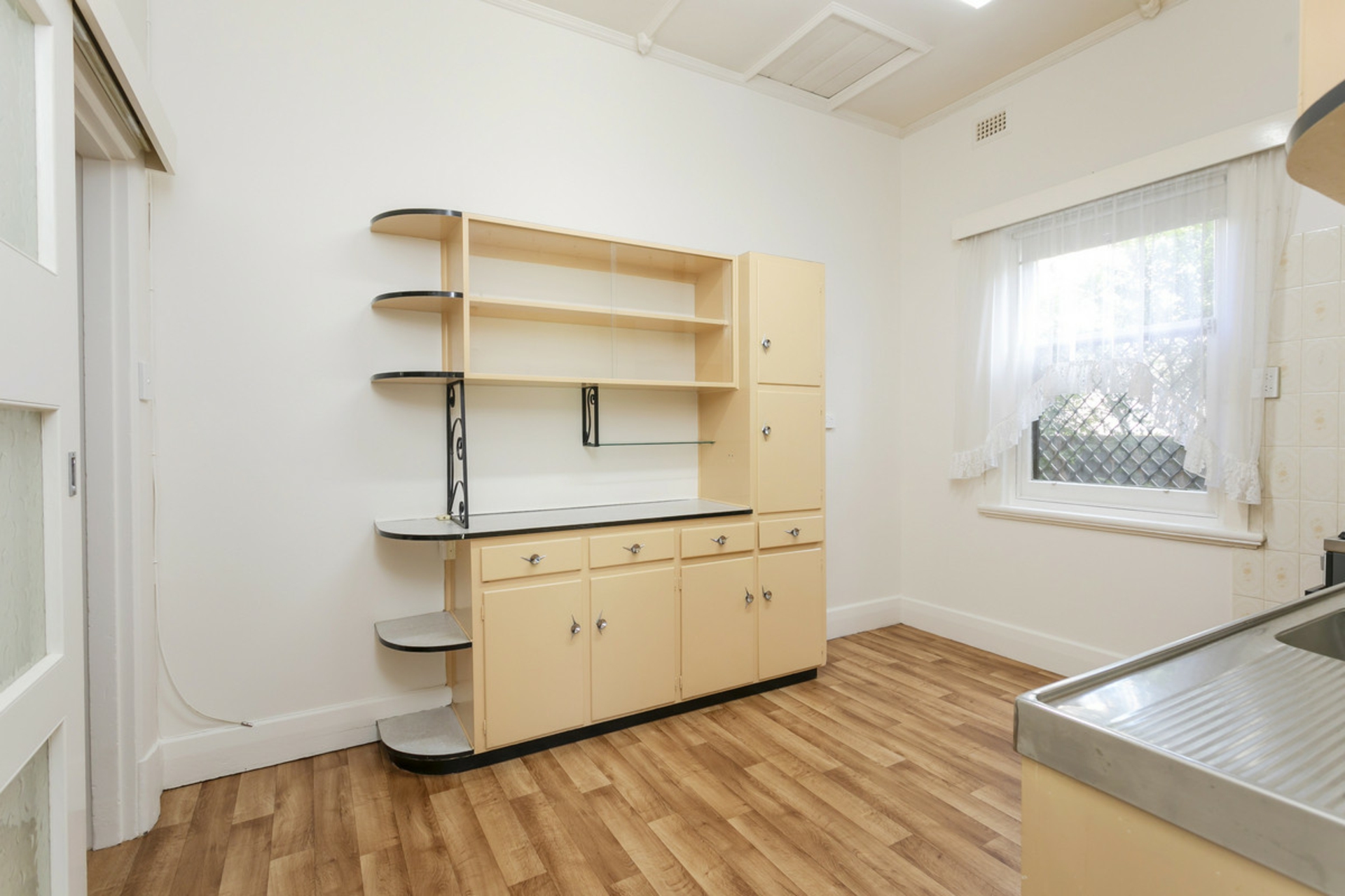 4 White Street, ALLENBY GARDENS