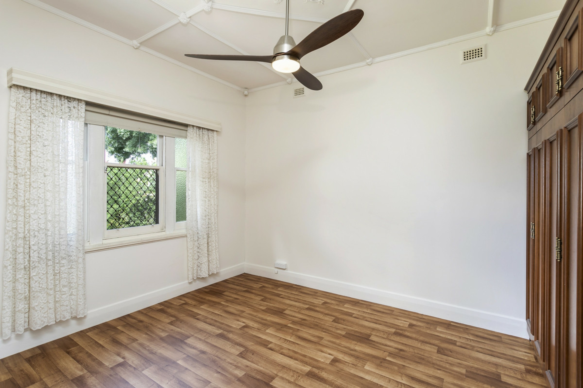 4 White Street, ALLENBY GARDENS