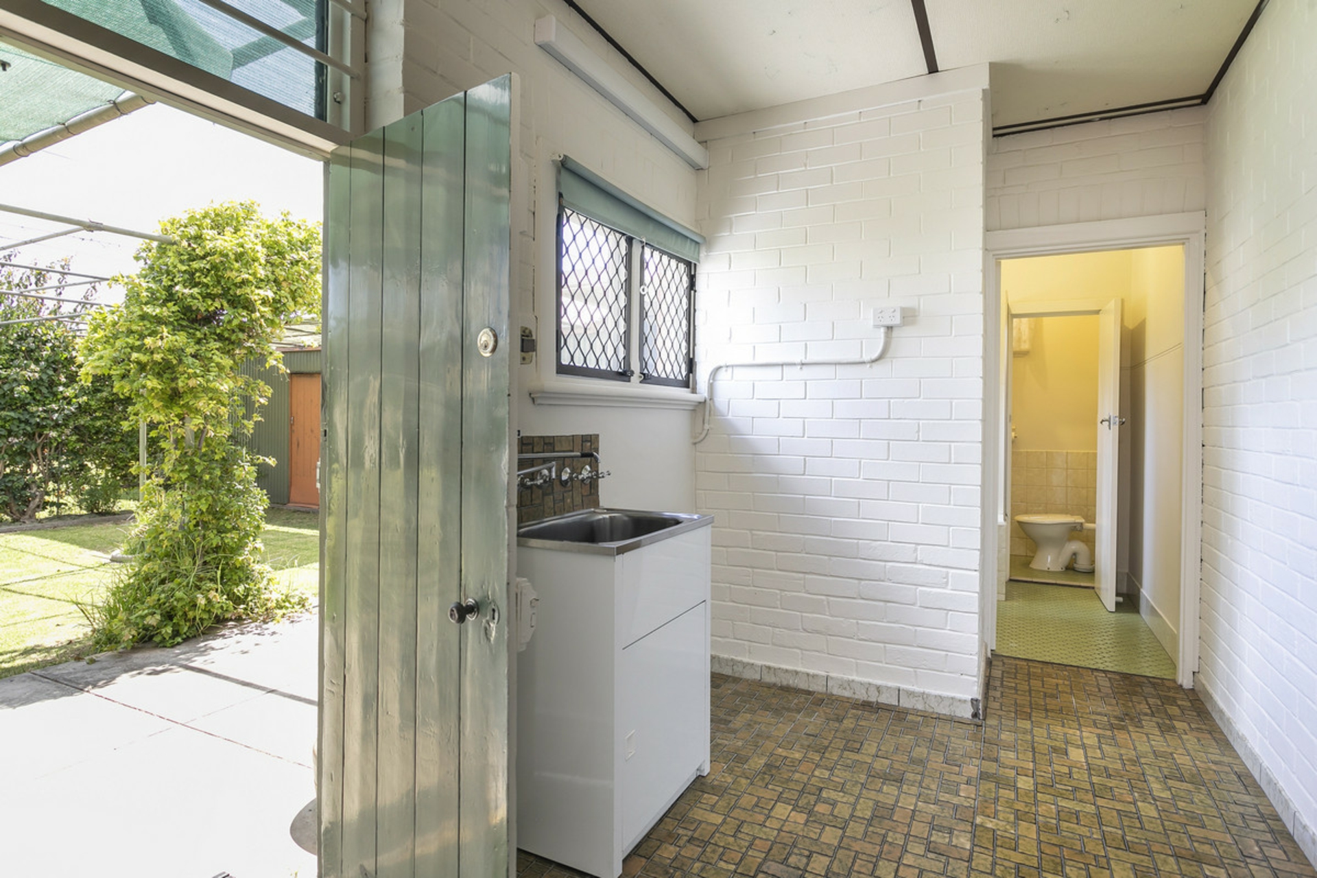 4 White Street, ALLENBY GARDENS