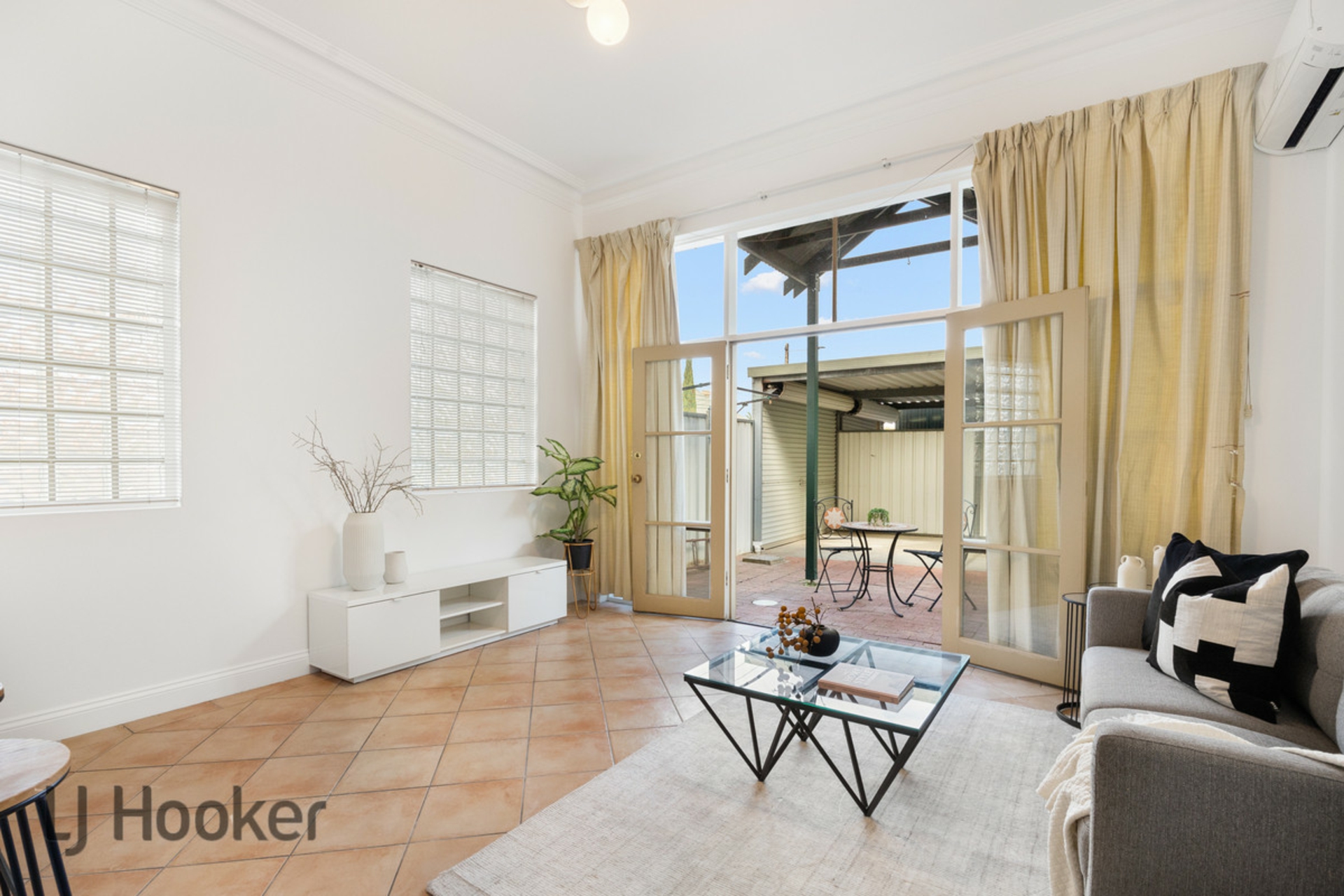 16 Bath Street, GLENELG SOUTH