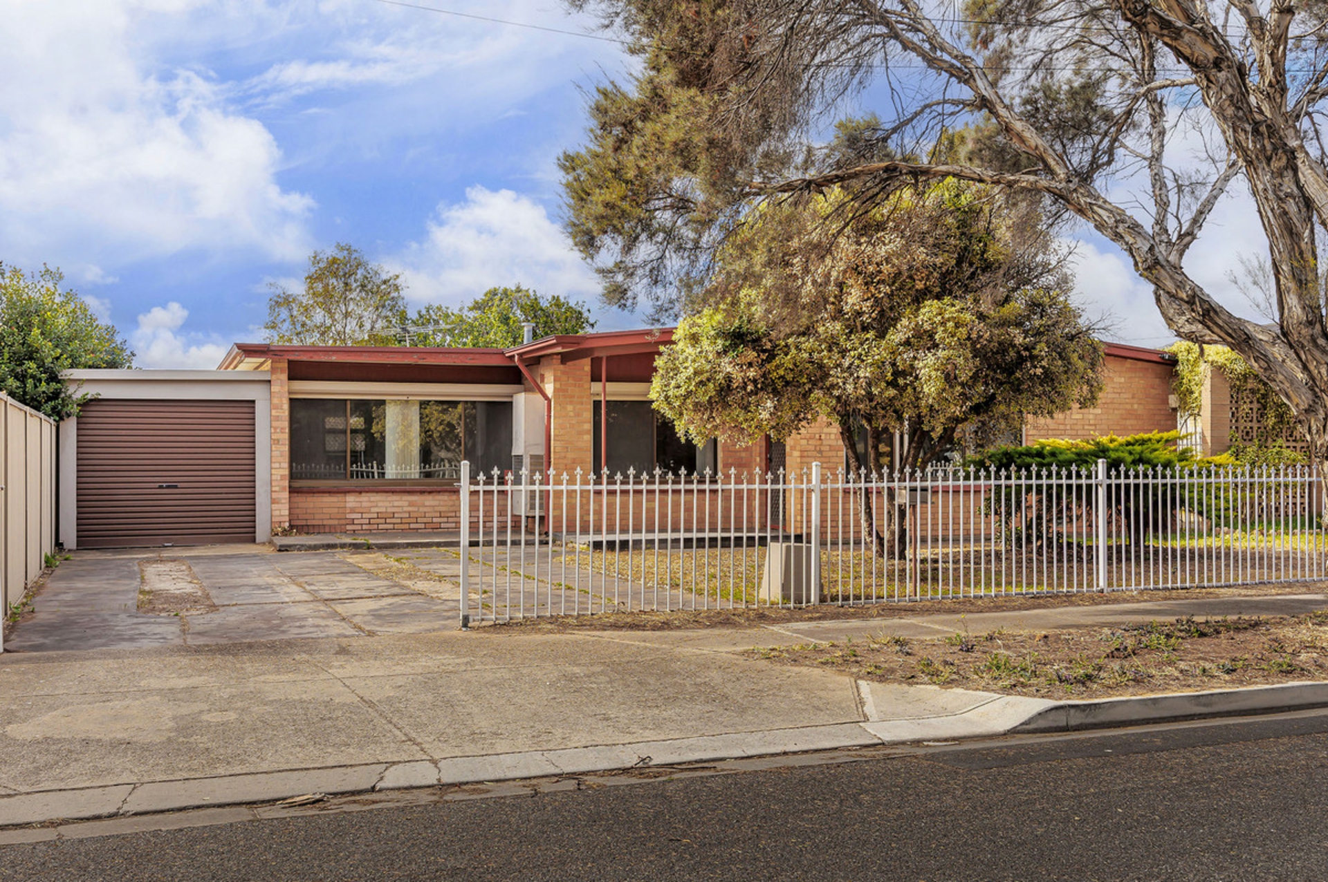 49 Dudley Crescent, MANSFIELD PARK